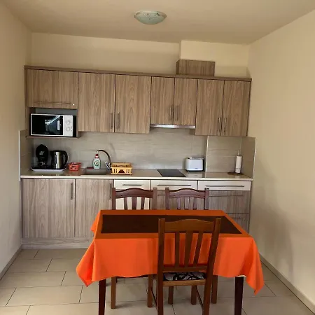 Azur Haz Kamilla Sárvár